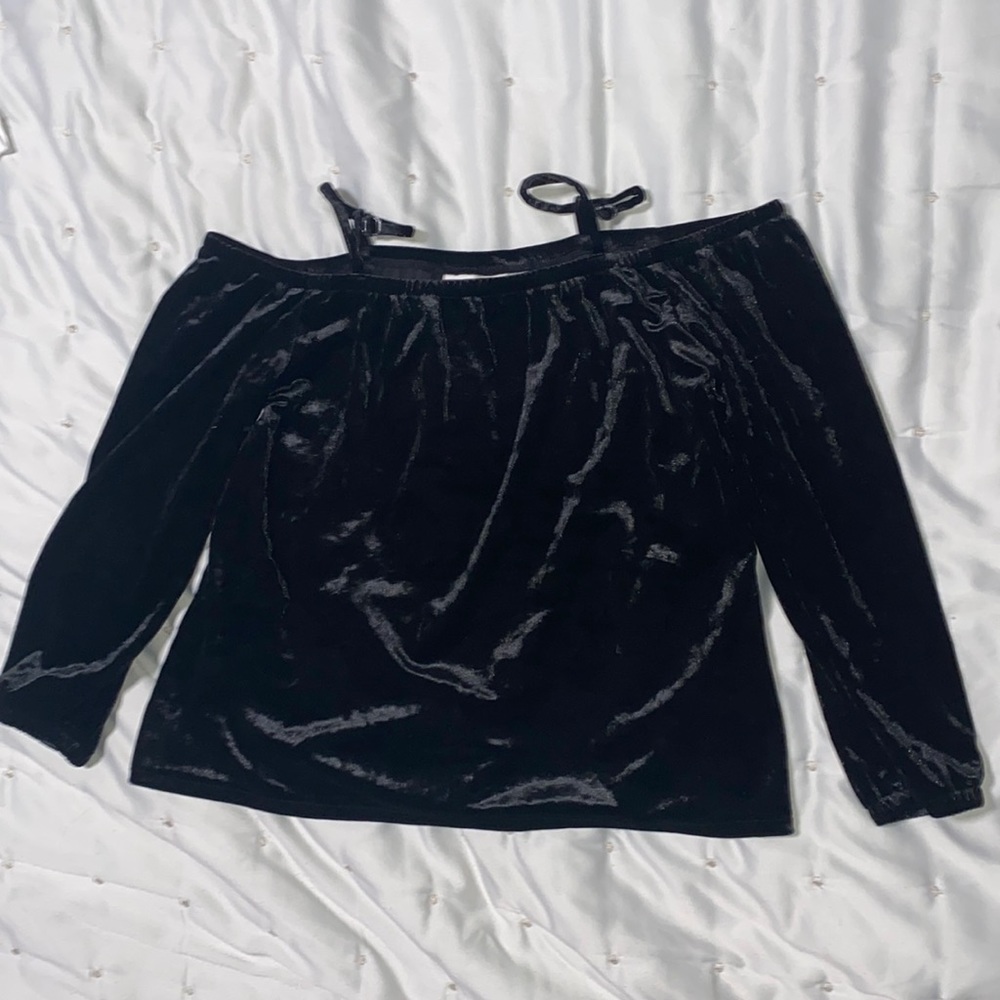 Children’s Place off the shoulder velvet shirt